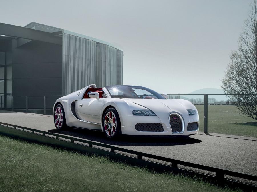  Bugatti Veyron 16.4 Grand Sport Wei Long 2012 года  (фото 1 из 16)